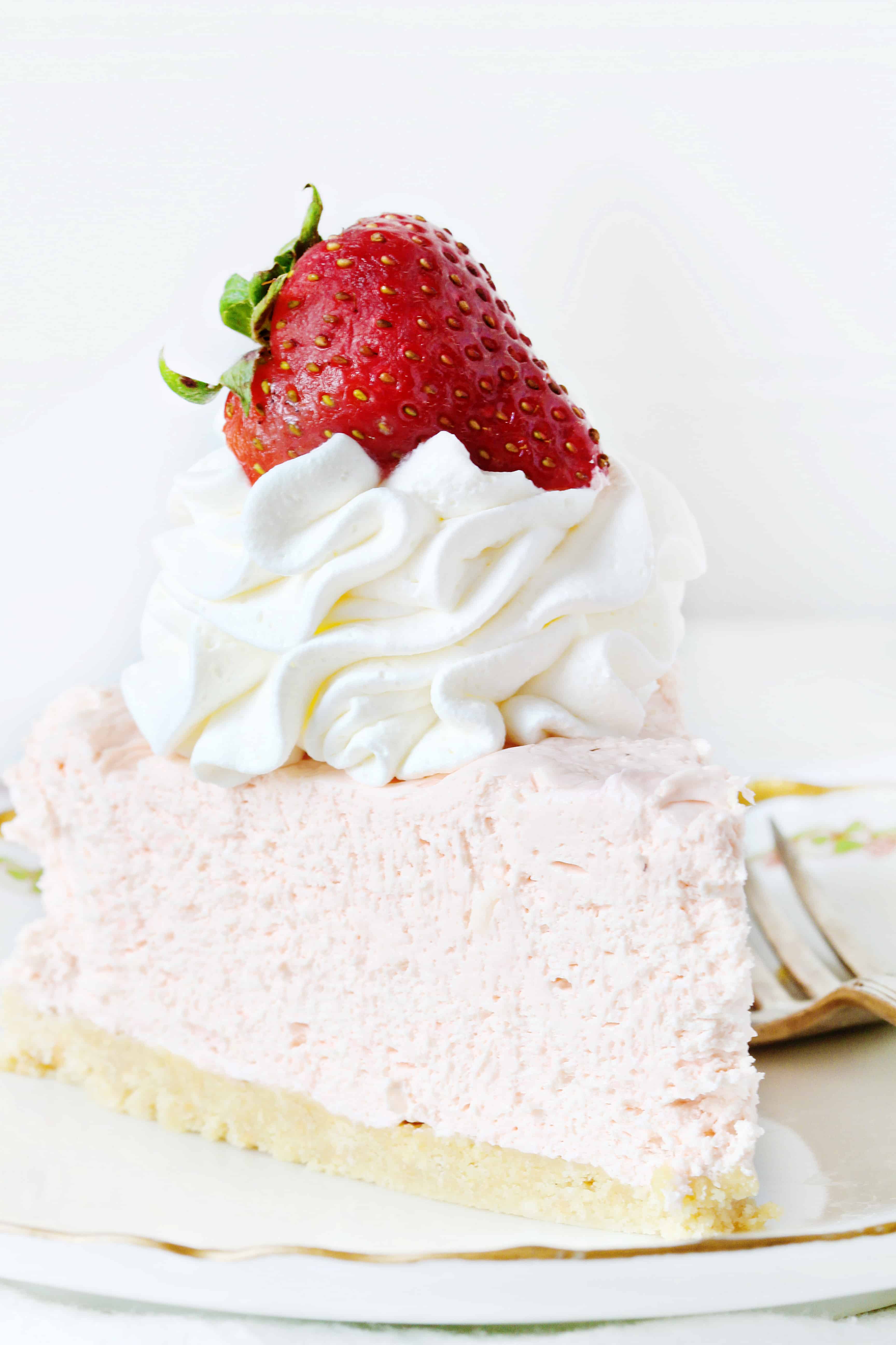 Easy NoBake Strawberry Cheesecake